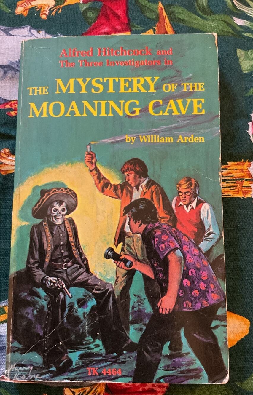 1968 Alfred Hitchcock Mystery Of Moaning Cave William Arden Paperback Book